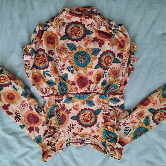 2 Ruffle Butts rompers - Picture 2 of 6